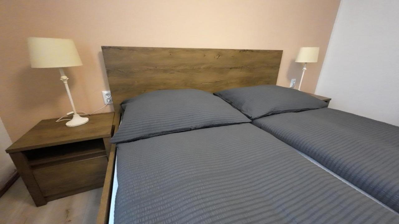 Apartman Andrea Лоучовице Экстерьер фото